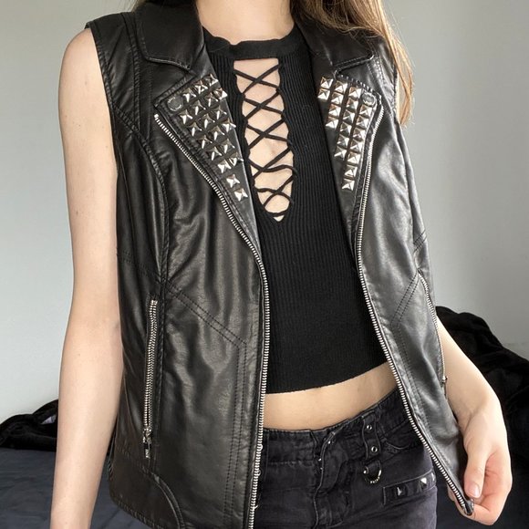 NWOT Black Rivet - DIY Studded Faux Leather Vest - Picture 1 of 4